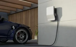 Der Gira Eco ermöglicht die Einbindung von Elektromobilität ins KNX-System.
